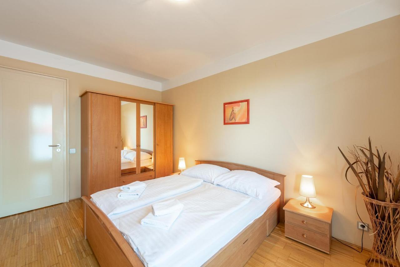 Luxury Apartment River Diamond Residence Prag Eksteriør billede